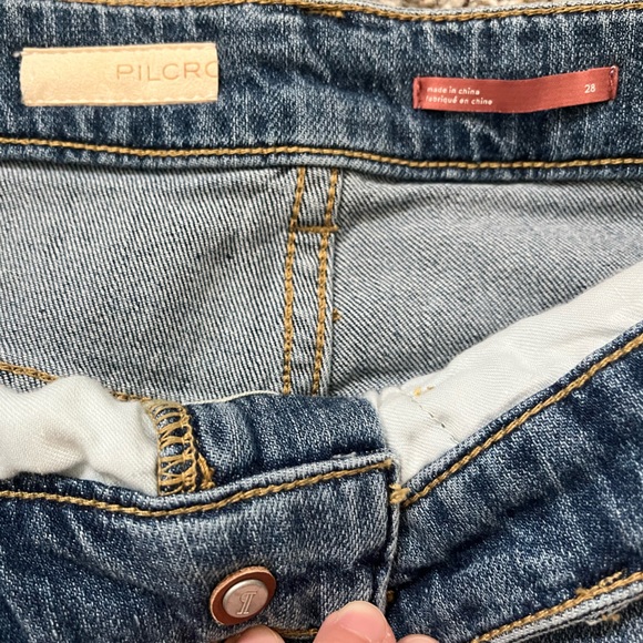 Anthropologie Pilcro- denim shorts with scooped side hem - Picture 4 of 4